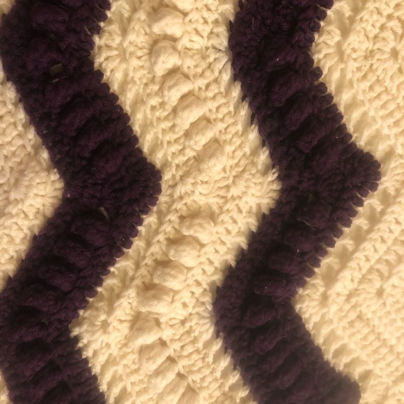 Handmade Deep Purple & Ivory Throw - Picture 6 of 6